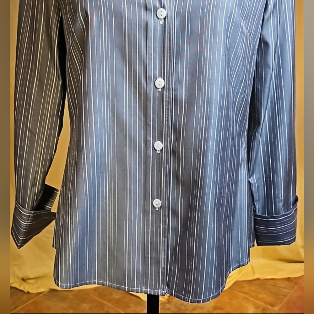 VTG Tracy M. 100% Silk Gray Button Blouse With White Pinstripes 3/4 Inch Sleeves - Picture 3 of 8